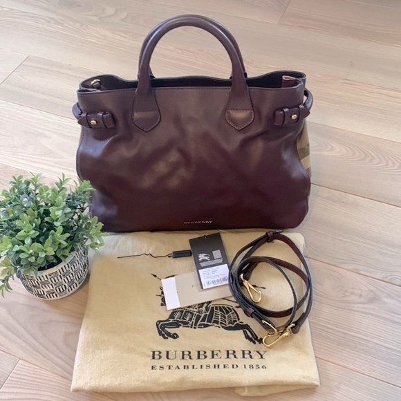 Authentic Burberry Medium Banner Tote 🌟 - Picture 2 of 9